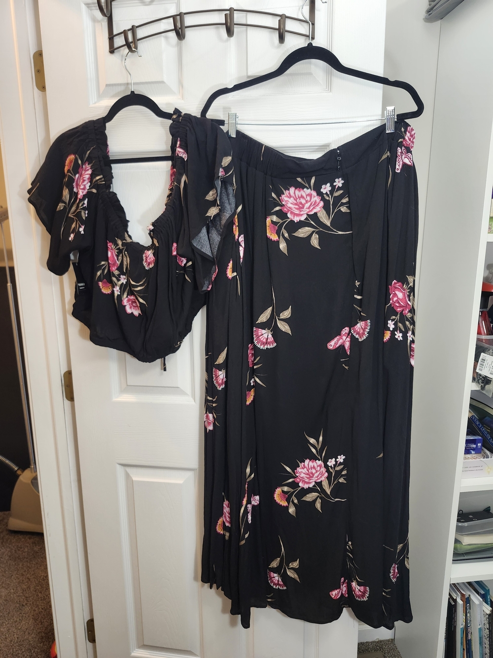 Torrid Black Floral Midi Dress Set with Pink Accents, Torrid 3 = 3X, NWT - Picture 2 of 9